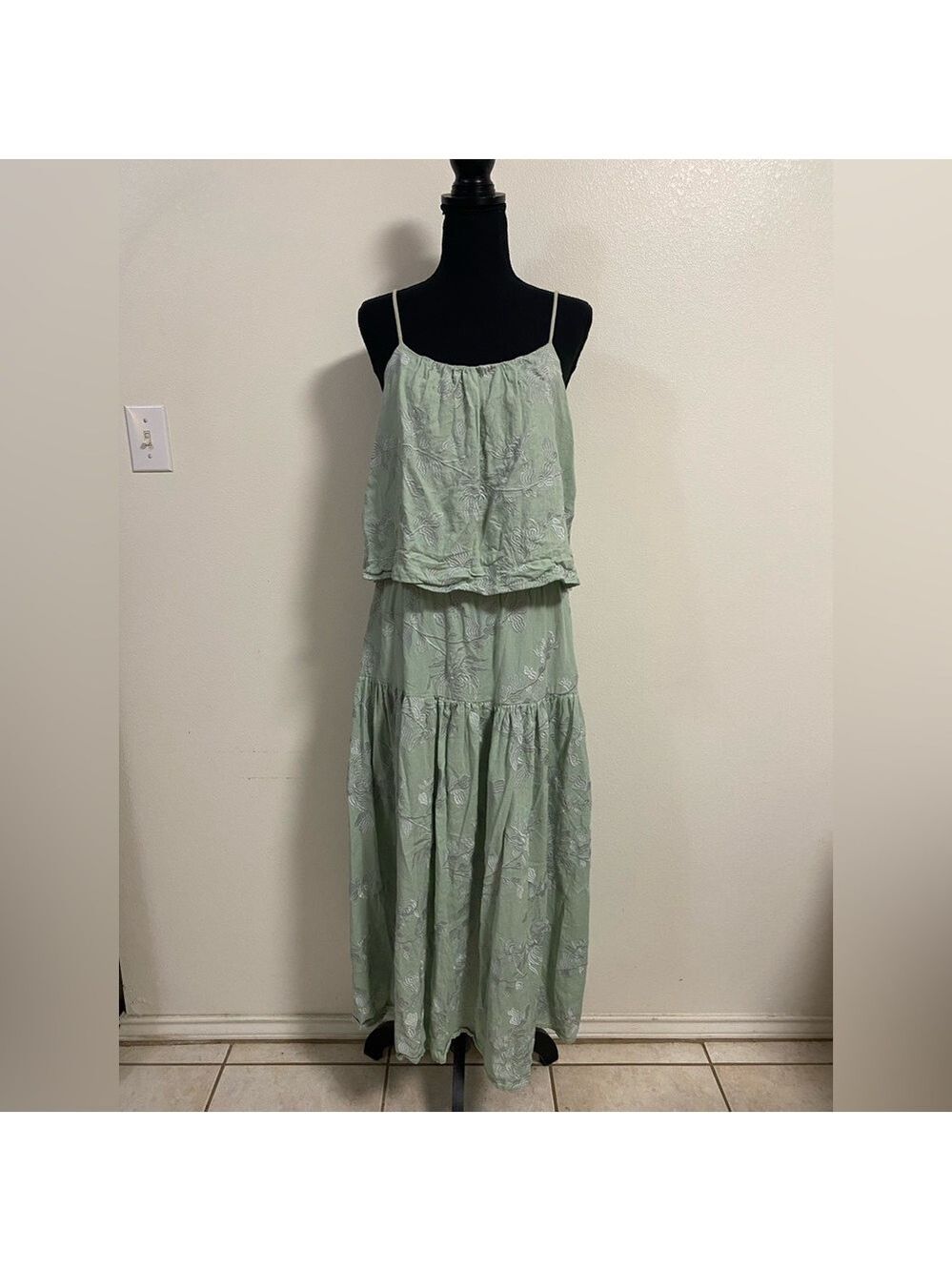 Cris Barros Skirt Set Women Size 10/44 Sage Green Embroidered Skirt & Top 2pc